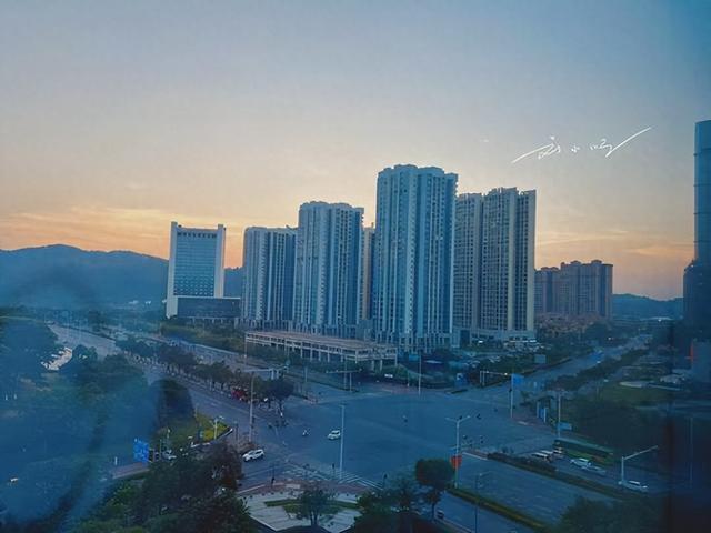 实拍柳州柳东新区：作为国家级高新区，高楼密布却为何人气冷清？