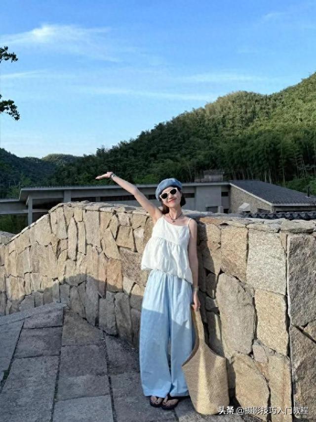 站着拍全身照怎么摆姿势？9个全身照站姿，又美又自然