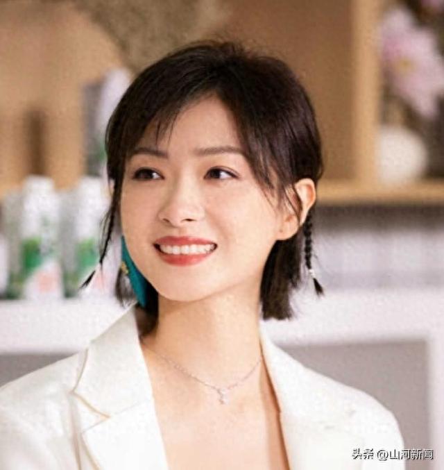 因长的太漂亮，七次拒绝导演“要求”被封杀，如今43岁凭实力走红