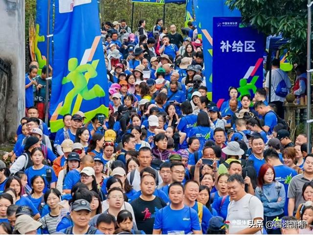 雨中共赴山水之约！湖南会展集团文体旅融合项目“2025湖南山地徒步大会”在龙山洛塔落幕