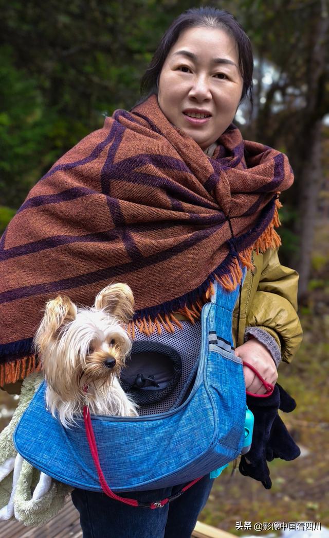 四川牟尼沟：扎嘎瀑布引客来