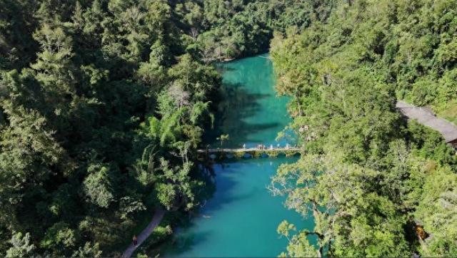 天暖景美！荔波反季节旅游势头强劲