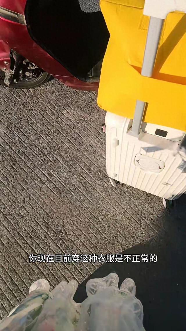 去漫展可以穿便装吗（新生穿洛丽塔报到）