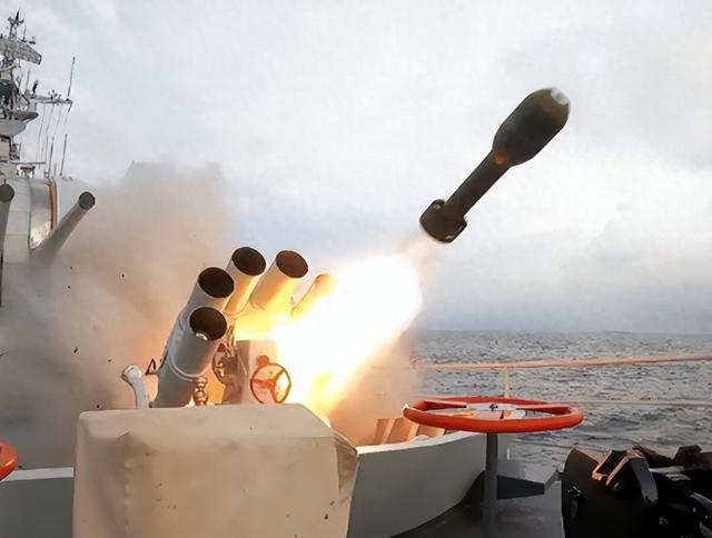 日本根本不买特朗普账！局势紧张之际，高市早苗送中国两句话，台湾专家：日军可能被全歼