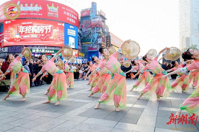新晋“群星奖”作品展演、“湘超”超好玩，今年的“欢乐潇湘”有点潮