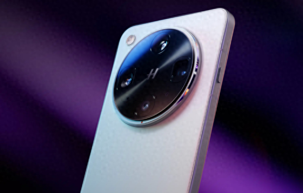 OPPO Find X9 Ultra曝光：7000mAh电池＋2亿双潜望