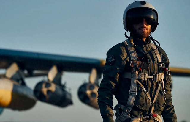 乌军飞行员与女友结婚14天后阵亡，妻子在婚礼一个月后被发现怀孕