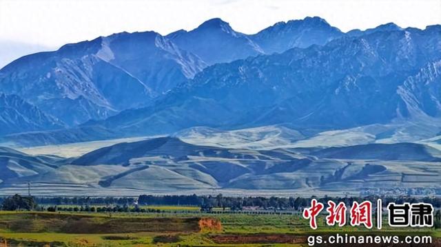 甘肃民乐：高原小城与祁连山同框 共绘灵动西北画卷