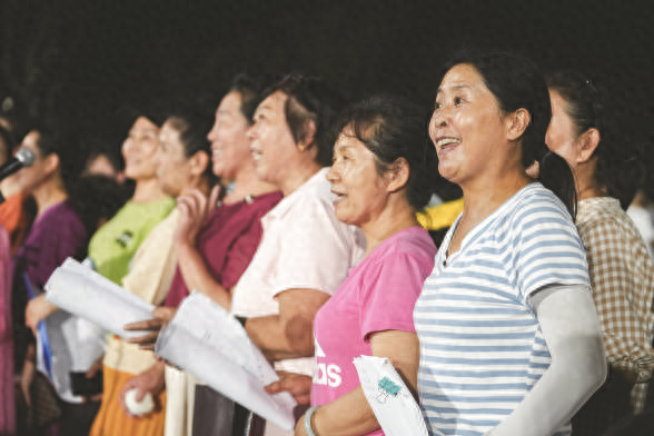 邹平：广场放歌 文化消夏
