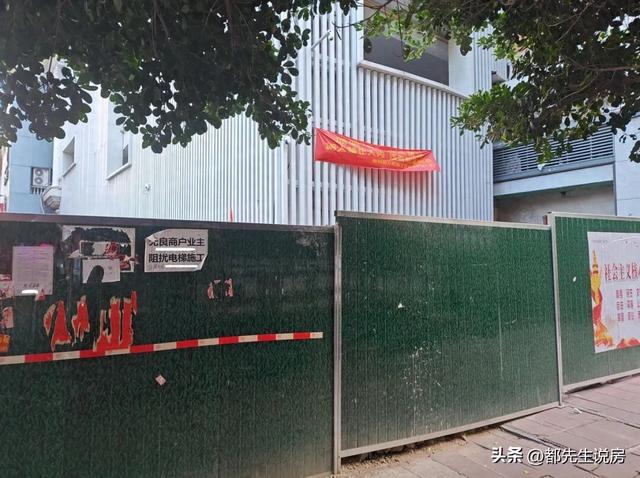 核心地铁站是福州城市门户，中亭街装电梯闹剧怎可堵在人流密集处