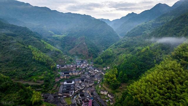 找个人少的地方，给自己放个假，这6个地方，山川湖海很精彩