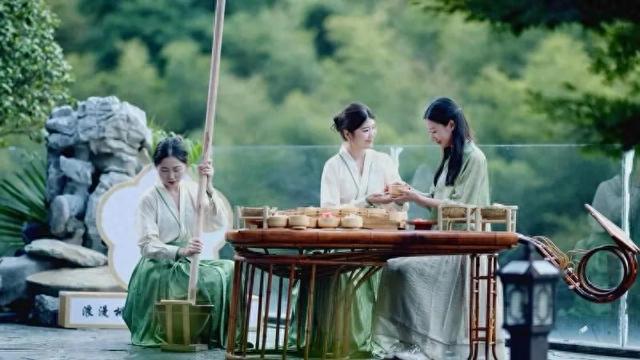 中国最爱与陌生人拼桌吃饭的小城，居然是“美人窝”