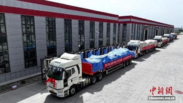 “兵团造”内镶贴片式滴灌带设备出口中亚