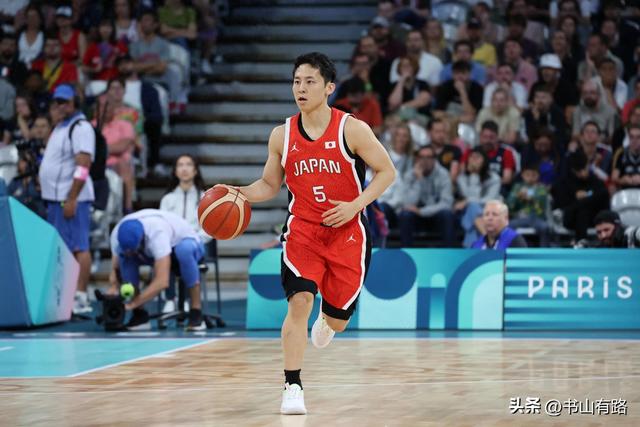 82-43，狂胜39分！亚洲第4杀疯了，日本队欲哭无泪，难进8强！