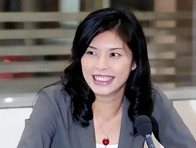 两路人马先后赴美，郑丽文没上大陆，先上美国！到底打的什么牌？