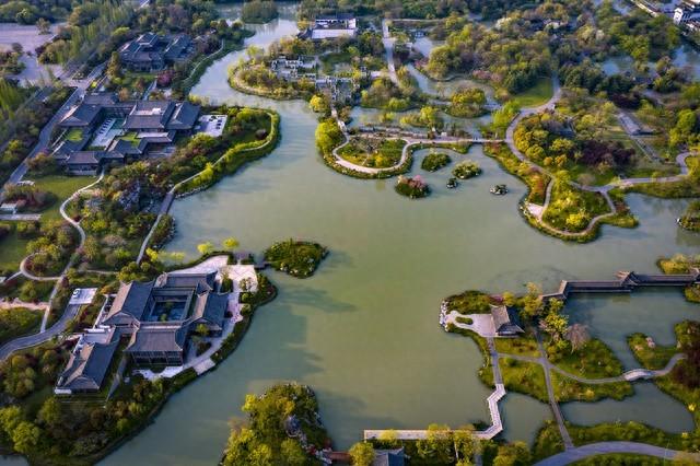 刚从扬州回来，毫不客气的说，扬州就是全国郊区城建天花板！