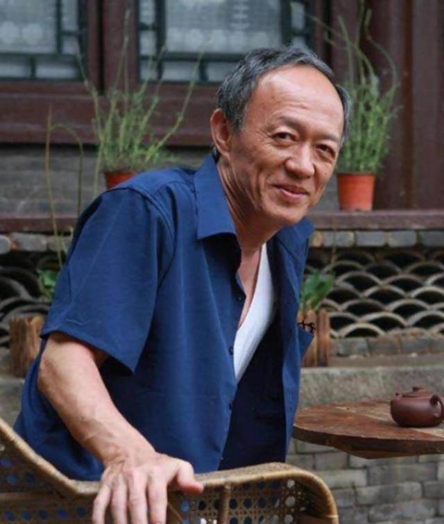 明明演技一般，却被捧成“老戏骨”，这八位演员终于现出原型了？