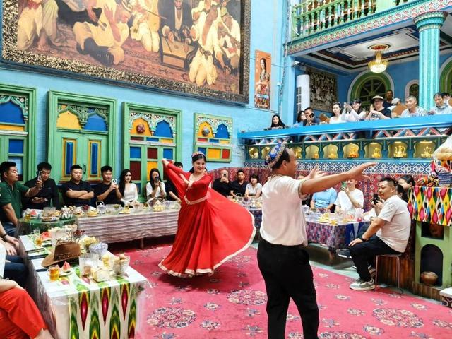 辉煌70年 奋进新征程丨古城烟火浸润文旅长卷
