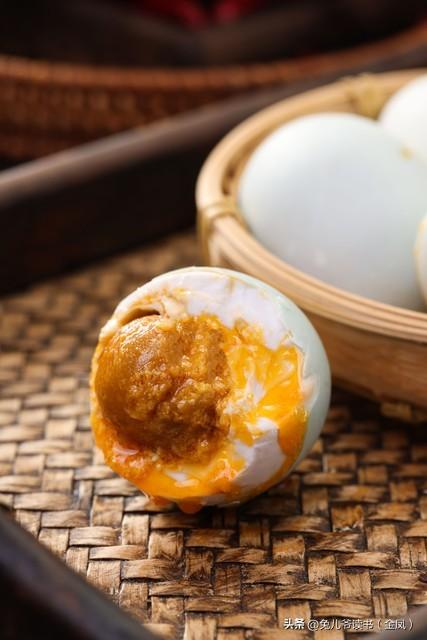 汪曾祺：最美的日子，侍花，煮茶，打盹，漫步，读书