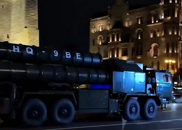 刚买枭龙又收红旗 - 9BE！阿塞拜疆为啥扔俄制装备，偏爱中国货？