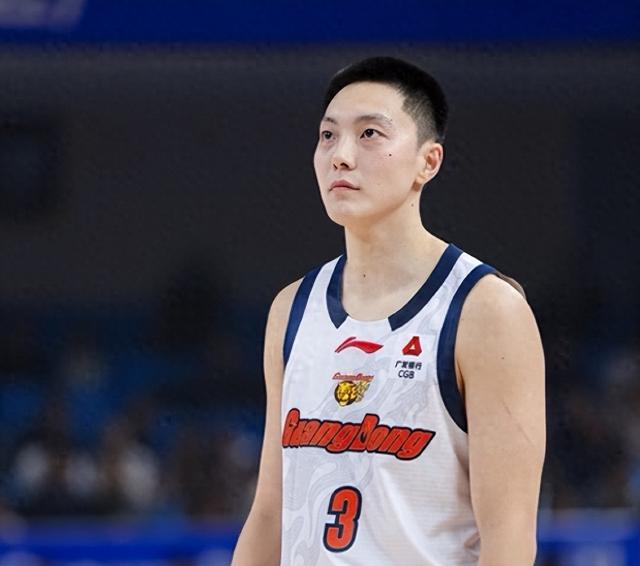 广东险胜却登顶，北京末节崩盘被逆转	，CBA榜首易主 北京敲响警钟