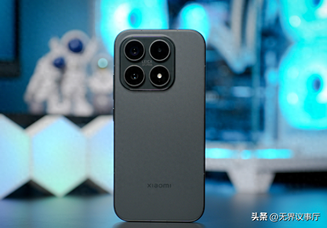 小米17硬刚iPhone17，跳过16对标命名，高端市场谁能更胜一筹？
