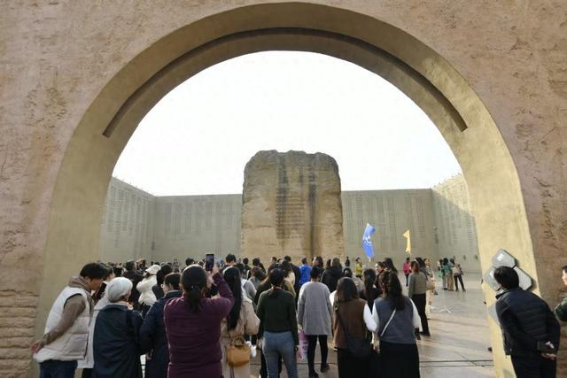 “沉浸式体验令人难忘”，120余位嘉宾郑州打卡“幻乐之城”