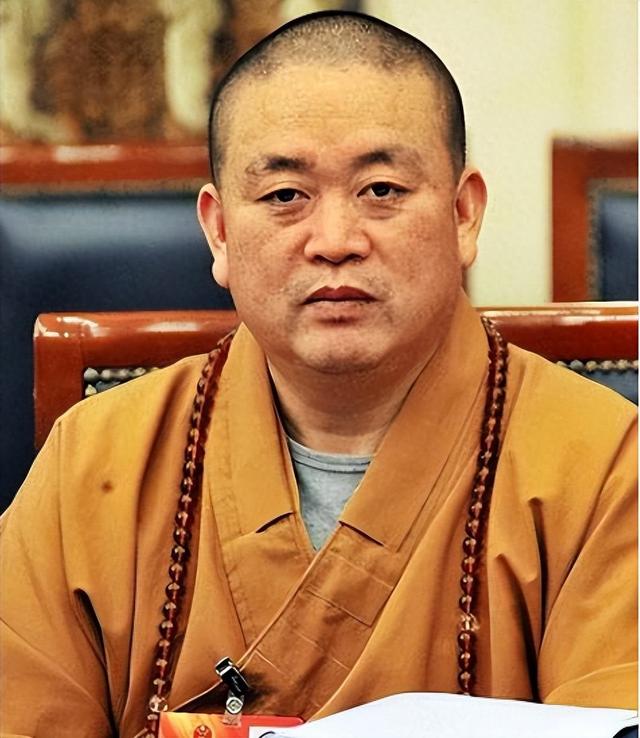 越扒越有！释永信在寺中有多爽，知情人爆料，私生活糜乱只是前菜