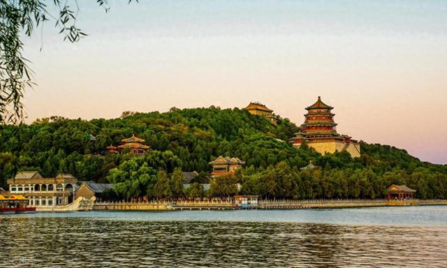 京津双城大不同：北京的厚重历史与天津的烟火江湖，区别都在这