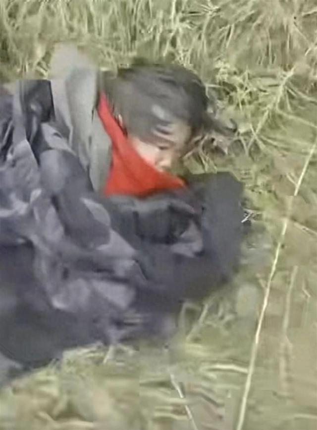 失联44小时的辽宁4岁女童已找到，无人机拍摄现场画面曝光，被发现时还能与救援人员对话，家属：已被送医院