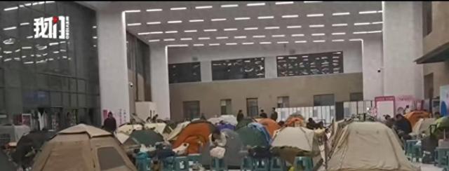 通宵排队，大厅里全是帐篷！全国大量新人赶到这个爱情圣湖领证