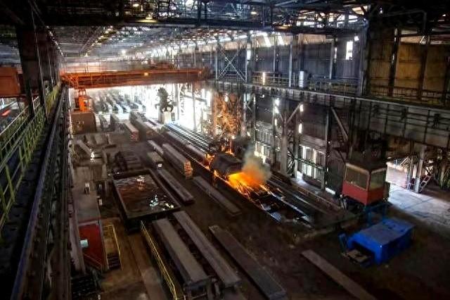 全面反华？卡尼正式通知中国：加征25％关税，中企必须卷铺盖走人