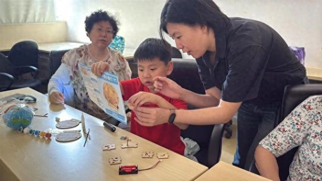 少年科创团解锁智慧城市，开启沉浸式探秘之旅