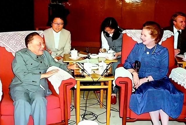 撒切尔夫人在回忆录中坦言：当年并不想归还香港，考虑过发动战争