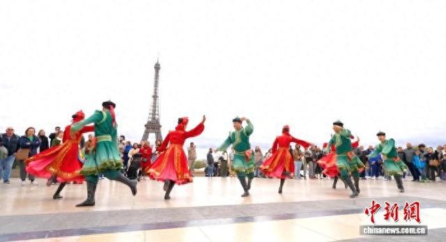 巴丹吉林沙漠携沙湖奇观“登陆”欧洲