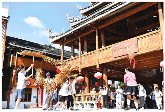 桂林龙胜广南村直播赋能研学游，侗寨文化线上“绽放”！