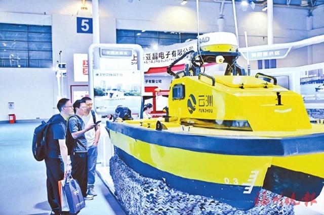 逐梦深蓝 中国智造“飞天入海”