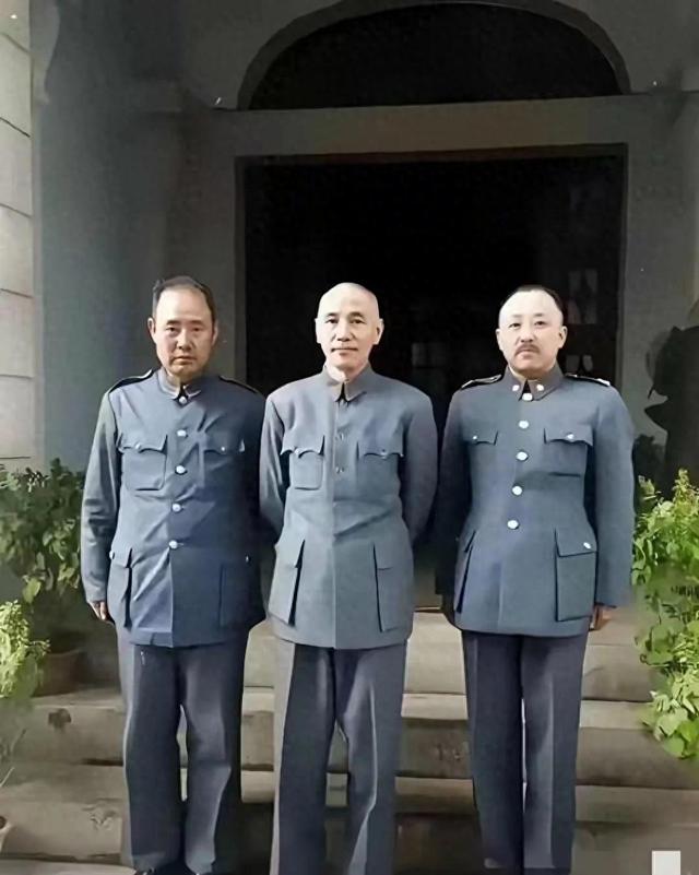 我敢打赌,认得出这三人的历史绝对不会差,一般只认识中间的那人