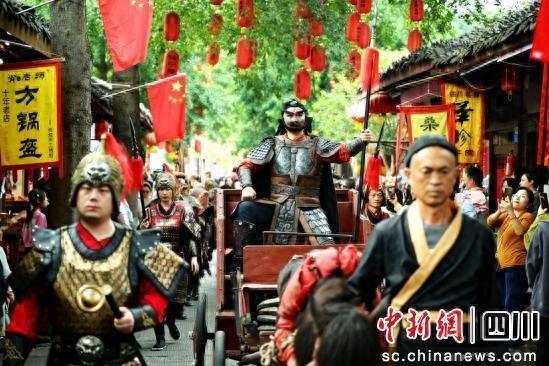 国庆假期阆中古城“宠客”花样多 打造节庆新场景
