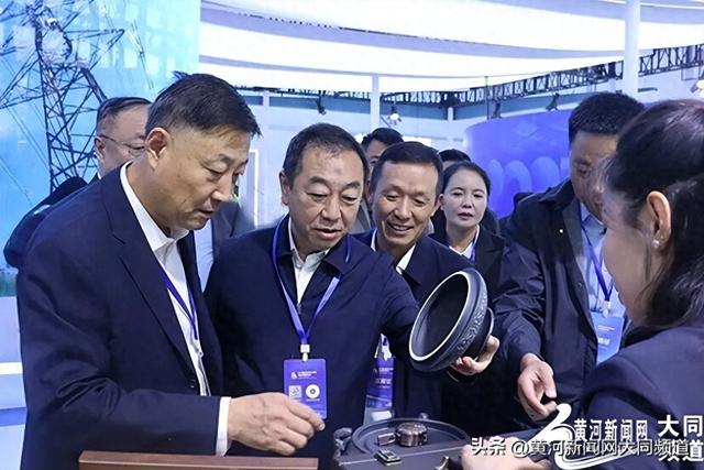 浑源恒山黄芪文旅康养专业镇在第三届山西特色专业镇投资贸易博览会上精彩亮相