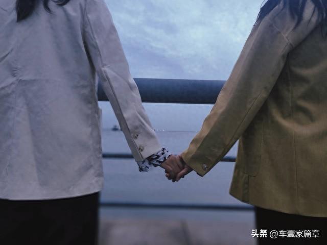 爱情里的弃猫效应是什么意思（越不在乎）