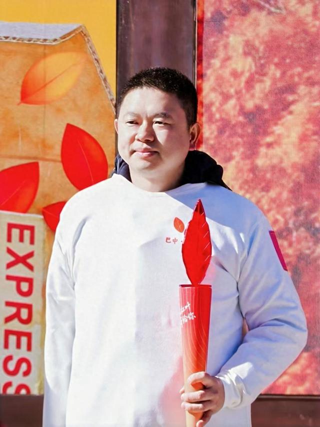 我把红叶寄给你｜“人民满意的公务员”张海：用服务之心传递南北秋色之美