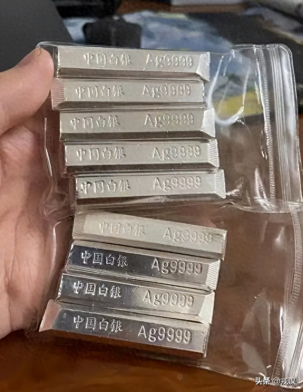 白银疯涨，从黄金跟班到投资卷王，普通人上车先看这3点！