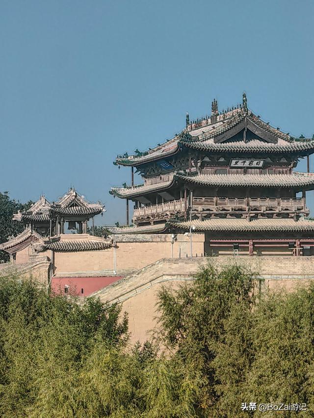 长城脚下的蔚县， 燕云十六州千年古城，红灯笼点亮烟火气