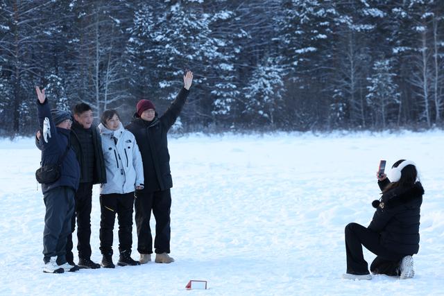 “神州北极”漠河：冰雪旅游火热#