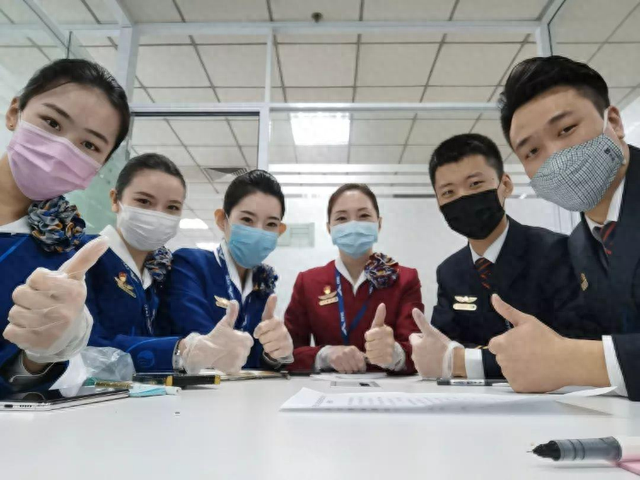 乘务员要求乘务员要求有哪些（空乘岗位所需的能力素质）