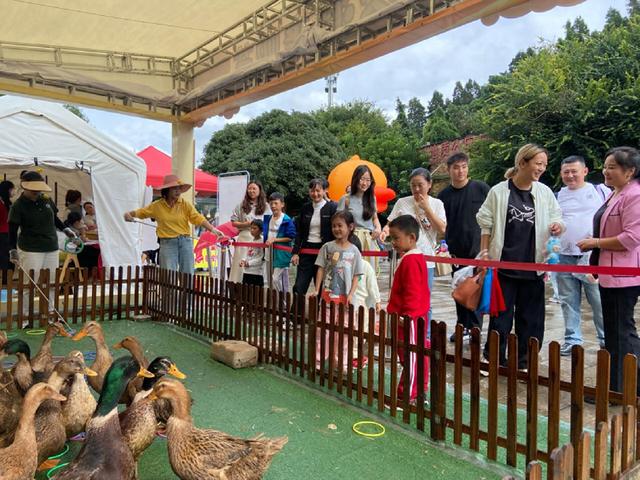 溶洞奇遇鸭香浓——九乡烤鸭节开启美食秘境之旅