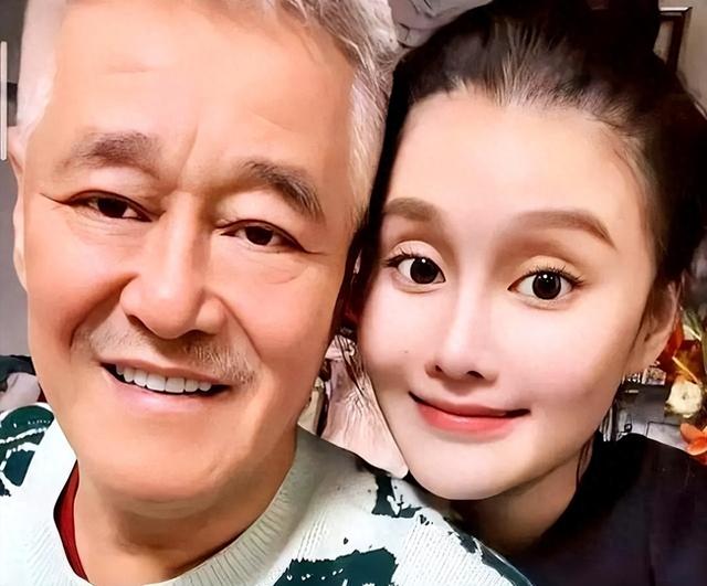 赵本山扛不住了！就算有再多豪宅豪车，也无法拯救自己的女儿​