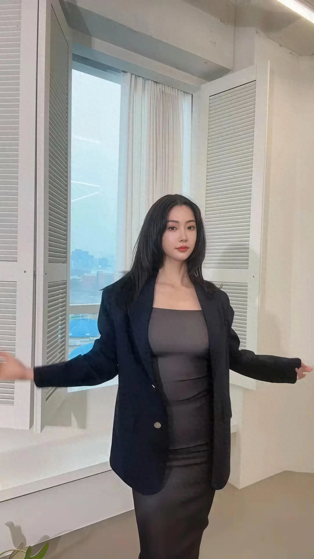 “亚洲第一美女”克拉拉超绝身材，我直接斯哈斯哈~