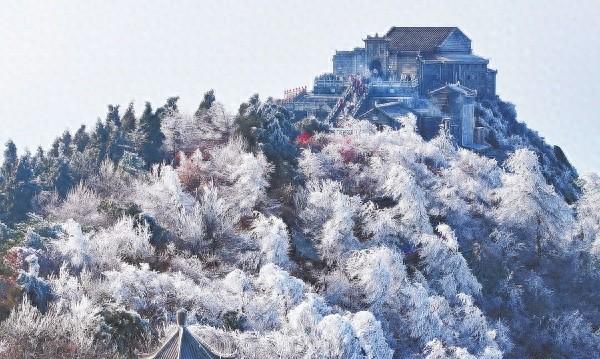 玉树琼枝南岳美